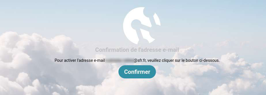 Capture d'écran de la page de confirmation de changement de mail de Nextcloud, où l'on voit le bouton "Confirmer" sur lequel il faut cliquer