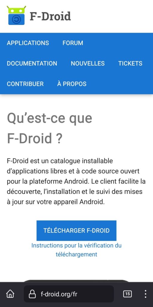 capture d'écran de la page d'acueil du site F-Droid, sur laquelle il y a un gros bouton bleu sur le quel est écrit en blanc "Télécharger F-Droid".
