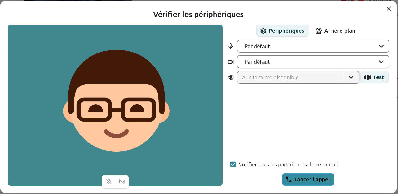 Fenêtre de vérification des périphériques avant un appel dans Nextcloud Talk. À gauche, une illustration montre un personnage avec des lunettes. À droite, les options de configuration sont :
- Haut-parleur : sélectionné sur Par défaut,
- Caméra : sélectionnée sur Par défaut,
- Microphone : affiche Aucun micro disponible avec un bouton Test à côté.
- Une case à cocher est activée : "Notifier tous les participants de cet appel".
- En bas, un bouton "Lancer l’appel" (icône de téléphone) permet de démarrer l'appel.