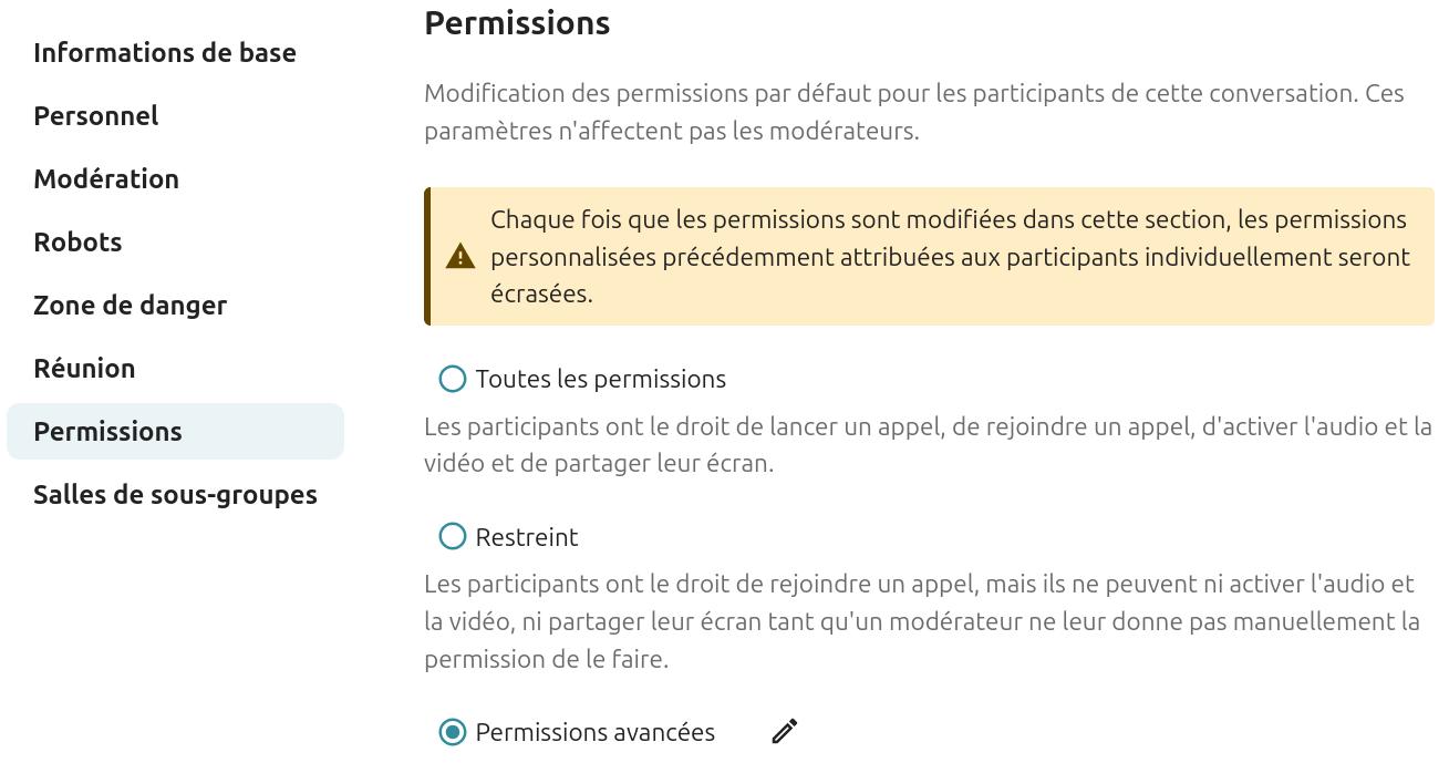 Capture d’écran de la fenêtre des paramètres de la conversation. On y voit la partie "Permission", permettant de modifier par défaut les permissions des participant·es. On peut accorder toutes les permissions, restreindre les permissions (les participants ne pourront que rejoindre un appel, ou accorder des permissions personnalisées (voir chapitre 3.1).
