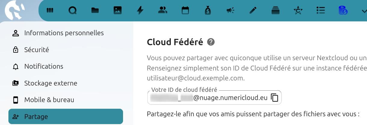 Capture d'écran de la partie "Partage" des paramètres de l'utilisateur. On y voit le titre "Coud fédéré", du texte en partie coupé, l'ID du cloud fédéré qui est flouté.