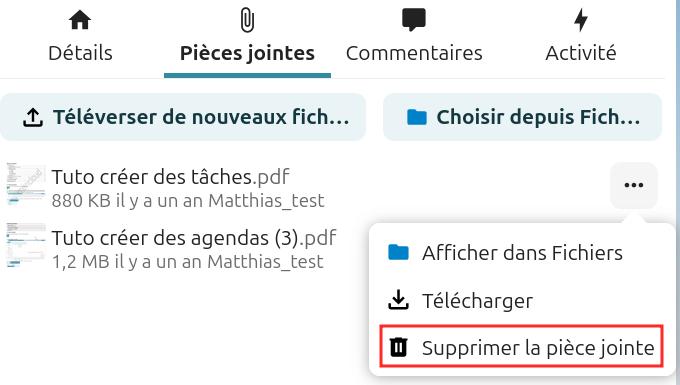 Capture d'écran de la popup qui se nomme "Choisir une pièce jointe". Sous le titre il y a 2 bouton, l'un intitulé "Téléverser de nouveaux fichiers", l'autre "Choisir depuis fichiers". En-dessous le nom d'un fichier pdf qui a été choisit sur l'ordinateurA droite du nom du pdf il y 3 petits points qui sont cliqués, apparaît une fenêtre popup avec plusieurs items. Le troisième item "Supprimer la pièce jointe" est entouré d'un cadre rouge pour le distinguer.